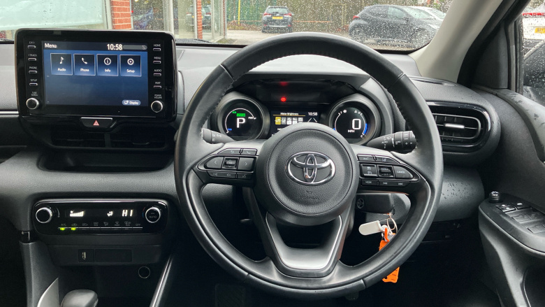 Toyota Yaris 1.5 Hybrid Design 5dr CVT Hybrid Hatchback